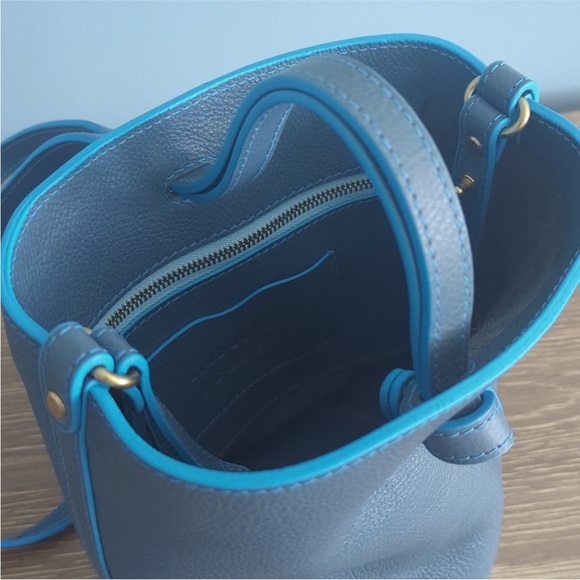 Lindquist Object Small Cyl in Roy blue - Picture 14 of 16